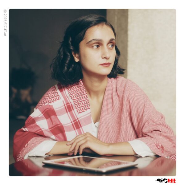 Anne Frank mit Kufija